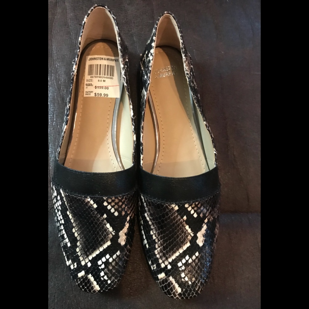 NWT Johnston & Murphy snakeskin flats/loafers
